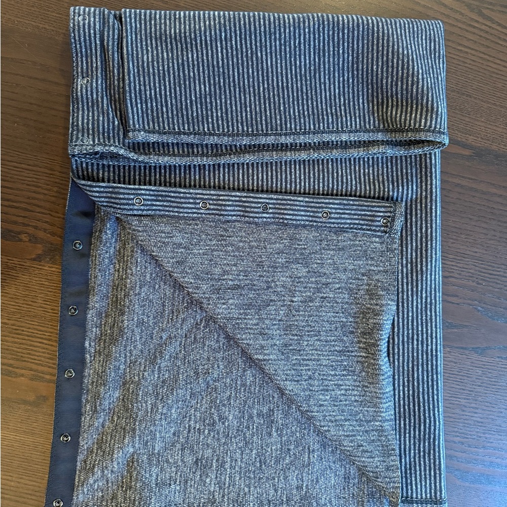 New Lululemon Vinyasa scarf with Snap Closures
